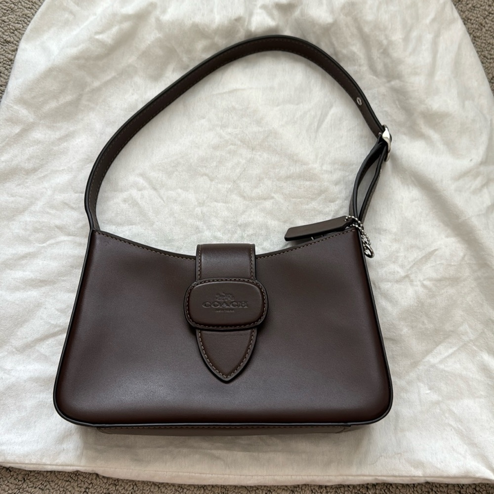 COACH Eliza Leather Shoulder Bag With Zipper Closure, MAPLE